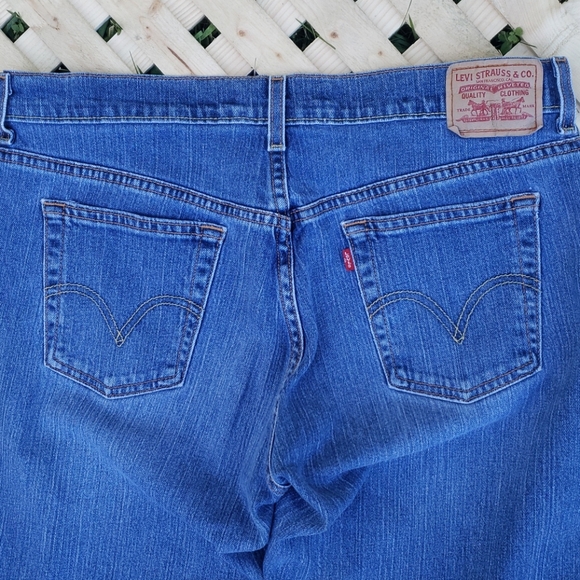 Levi 515 Boot Cut Jean's size 12M - Picture 4 of 4